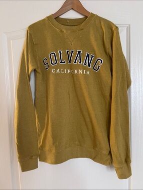 Solvang California Mustard Pullover Crewneck Sweatshirt size M, slim fit